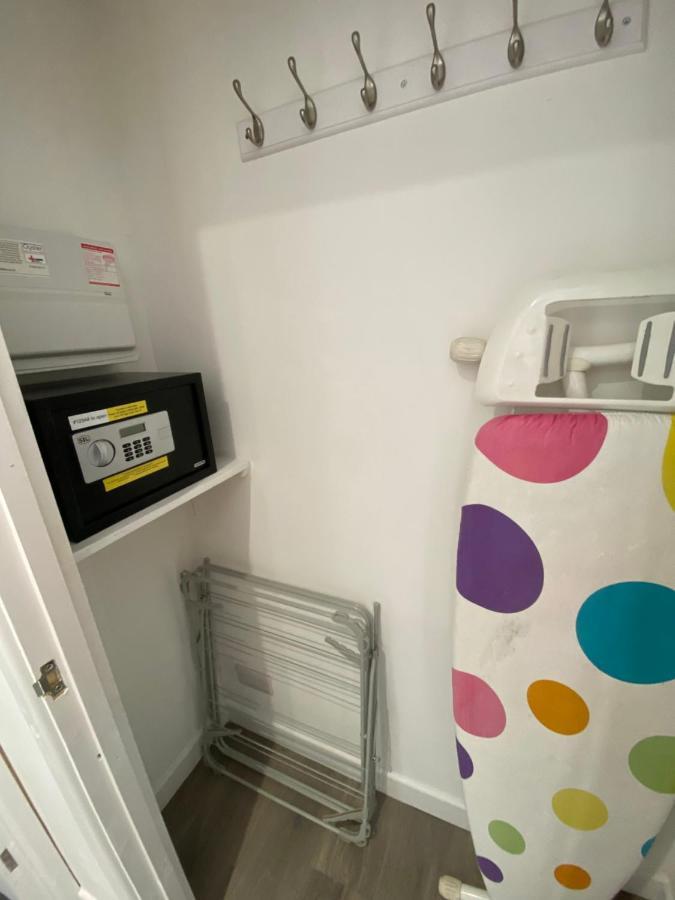 Modern 2 Bedroom Apartment, With Car Parking. Bitton 外观 照片