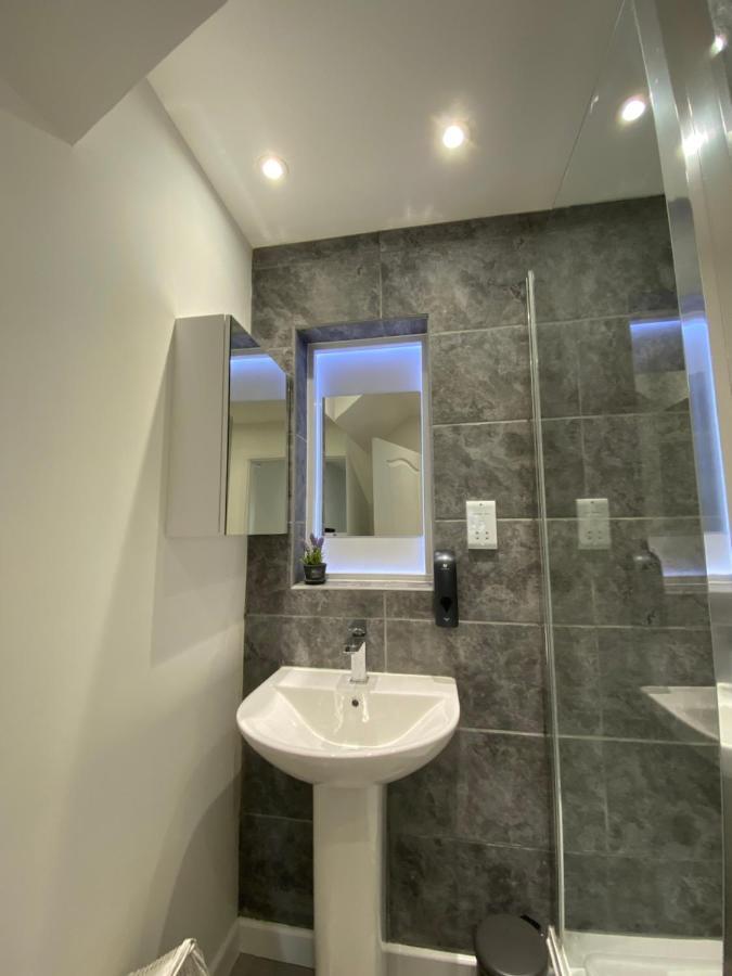 Modern 2 Bedroom Apartment, With Car Parking. Bitton 外观 照片